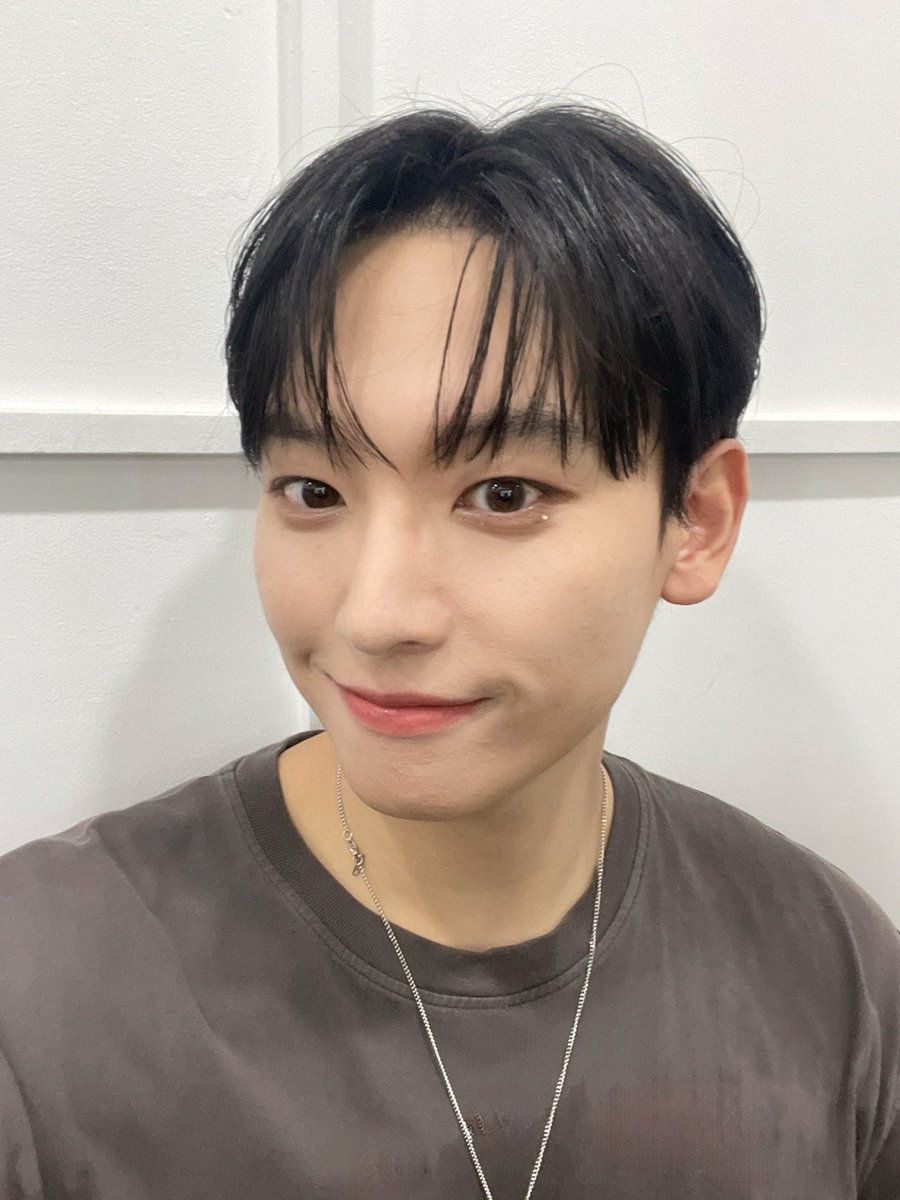 SF9official's tweet photo. 최근 저장한 사진 4개로 당신의 취향을 알 수 있습니다.

응?
#SF9 #INSEONG https://t.co/XJ0EFGFnMa