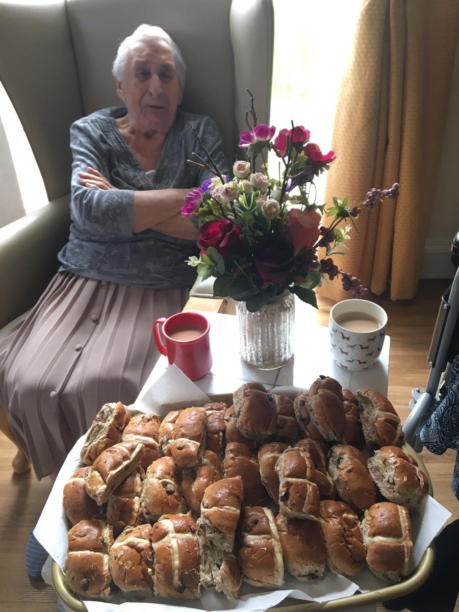 Easter at The Cedars! We all enjoyed some hot cross buns along with our Easter quiz, a sing along, dancing, and chocolate eggs 😋