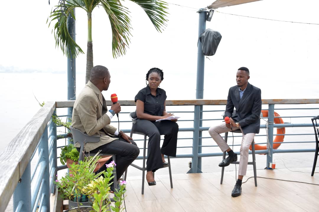 NKwady's tweet photo. L'assainissement liquide de la ville de Kinshasa est un défi complexe, mais crucial pour la santé publique et la protection de l'environnement. Nous en avons discuté hier à La Minute Écolo 
À très bientôt pour le lien de l'émission.
@Evebazaiba 
#LaMinuteÉcolo
#EtecEnvironnement https://t.co/evx1QLPDgG