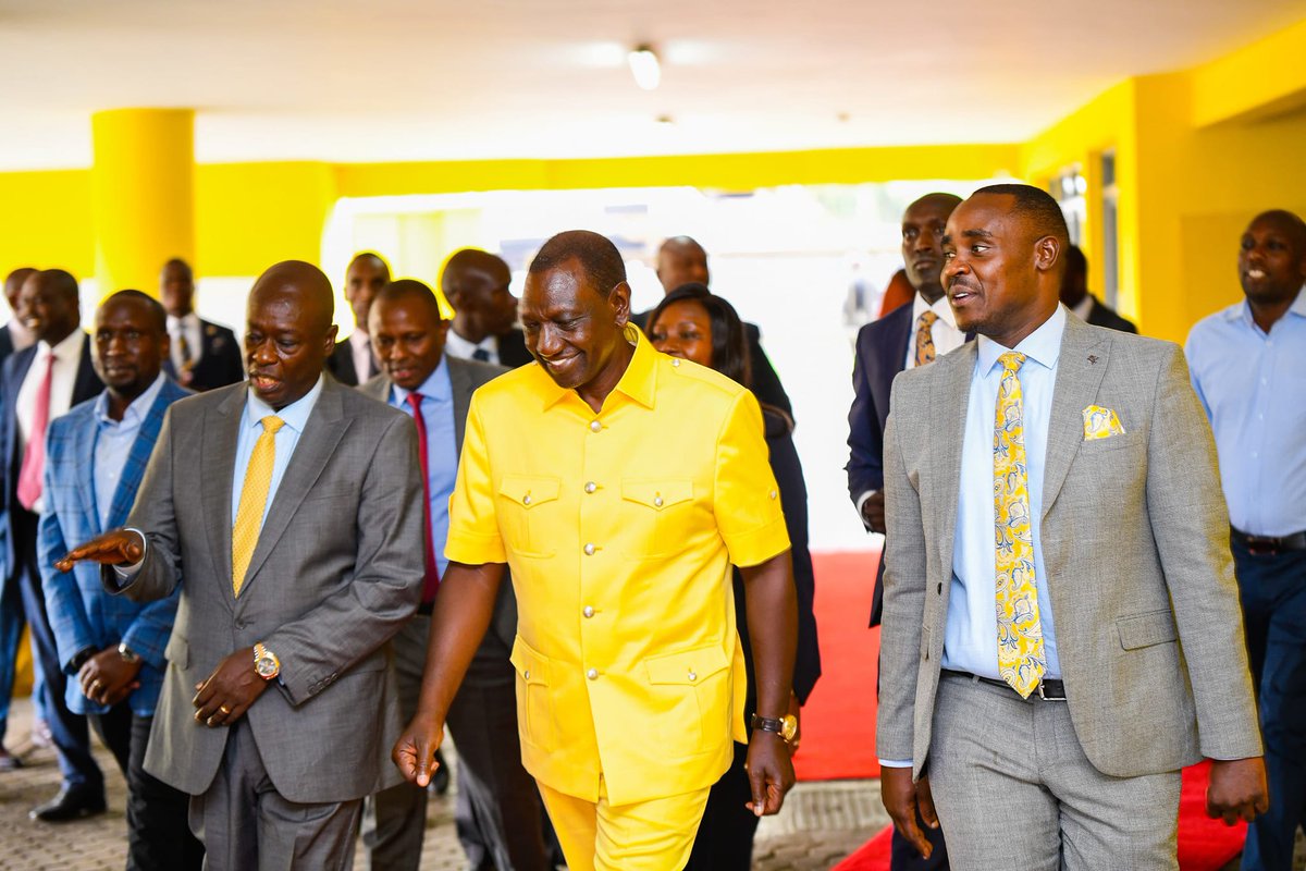 Tuko_co_ke's tweet photo. President William Ruto, his deputy, Rigathi Gachagua and other legislators attend the UDA Party National Steering Committee management meeting.

#tukonews #Kenya #Politics #UDAParty https://t.co/V6EC8C0zYX