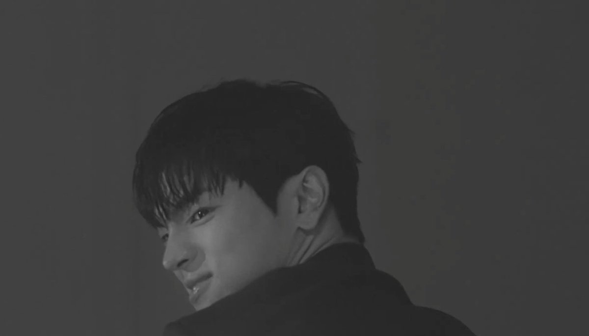 woojin_italia's tweet image. Questa sequenza ci ha rapito il cuore, il suo sorriso è l'unica cosa importante.

This sequence steal our heart, his smile is the only important thing.
#kimwoojinribith #kustomade #kimwoojin #kimwoojincomeback #김우진