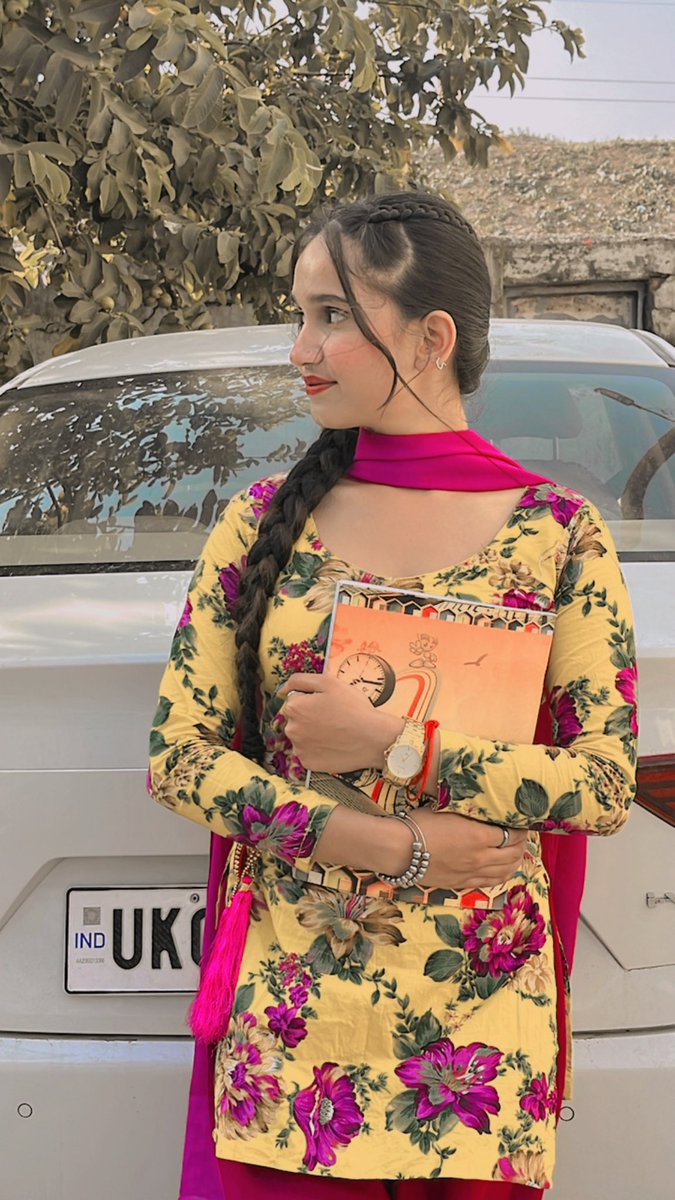 bebodas22's tweet photo. college k lia aj late ho gy th 🤣 #bebodas https://t.co/O1ryxdE1eV