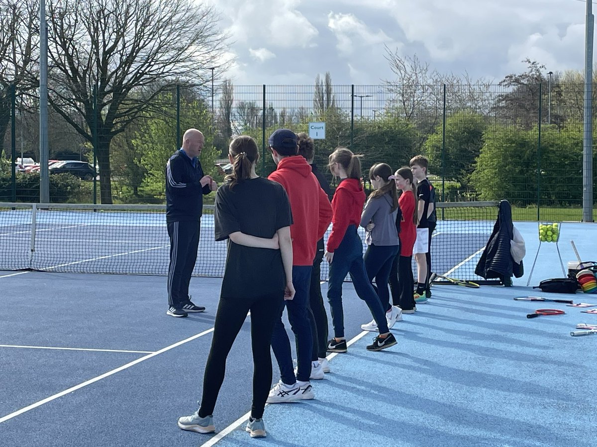 Tennis Leaders course underway at @Lynnsport with Stu from @norfolktennis Great to see the next cohort of leaders ready for the tennis season @TheLynnNews @YLPSport @ac_kes @Smithdon_High @StClements @KLA_PE