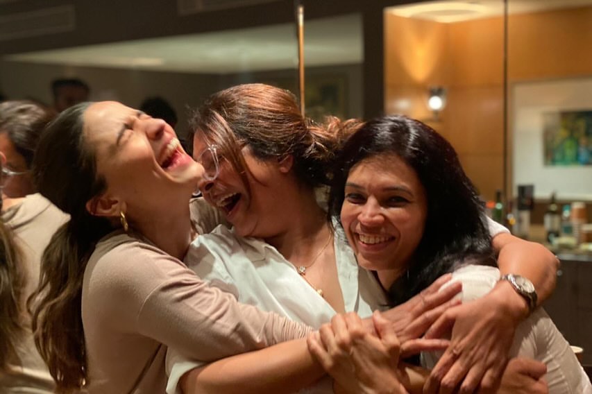 Darlings!💕

Here's an unseen pic of #AliaBhatt, #ShefaliShah and #JasmeetKReen.