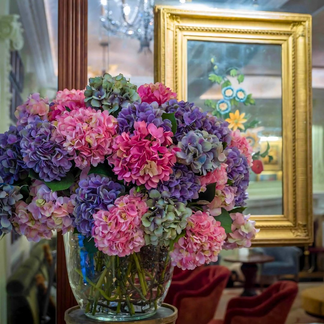 Refresh any room effortlessly with a new pulbrook and gould arrangement.

No watering required! These stunning arrangements are artfully composed with faux hydrangeas!

#pulbrookandgould #londonflorist
#fauxflowers #hydrangeas #homedecor #realisticflowers #lastingimpression