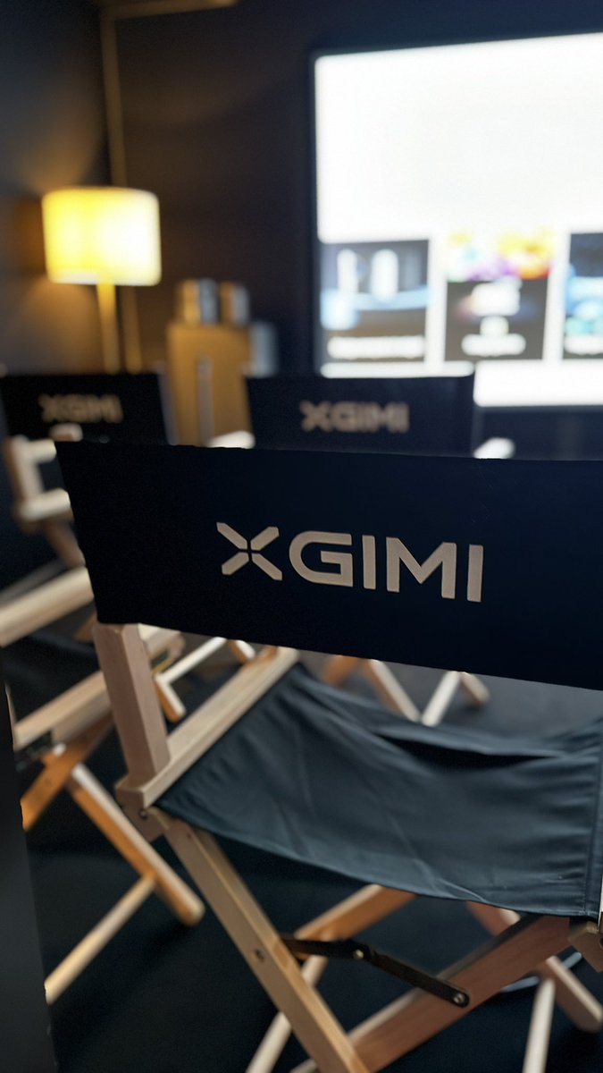 Bien stylées nos chaises réalisateurs chez <a href="/XGIMI_Fr/">XGIMI France</a> 💯