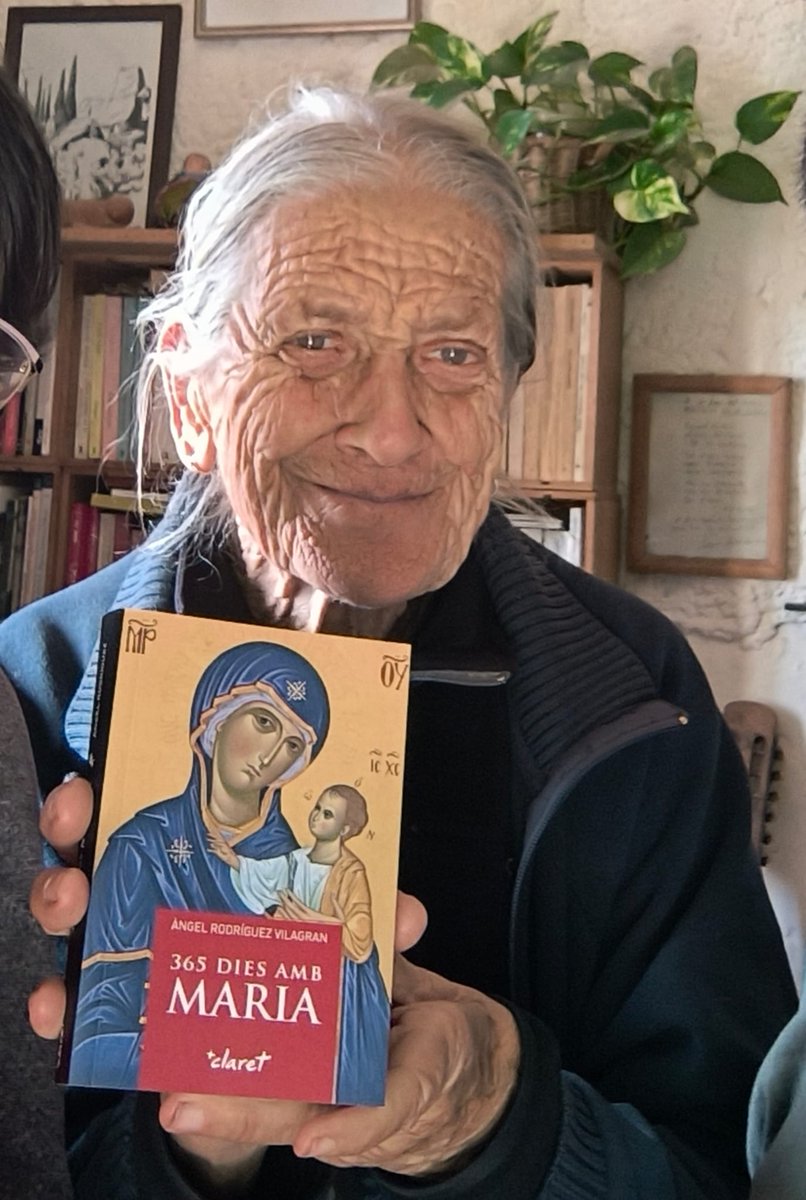 📘 Content que la @MMontserratDB, monja i anacoreta a Sant Joan del Codolar, sigui una de les meves lectores.  Feu molt bona feina amb el vostre exemple de vida i pregària. #365DiesambMaria #llibres @LlibreriaClaret