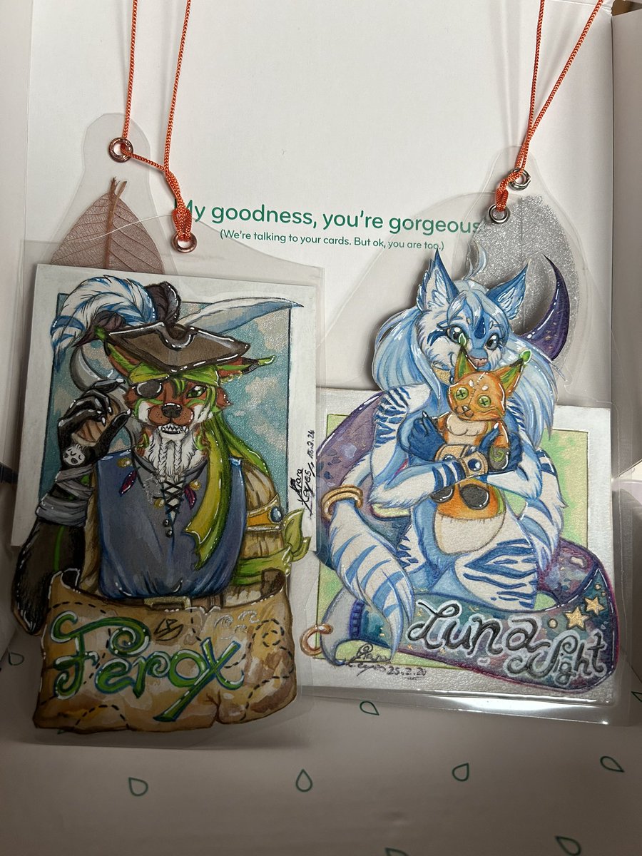 Schaut mal was ich am Samstag per Post bekommen habe. Das von  <a href="/Ferox_Str_fuchs/">Ferox Streifenfuchs</a> und mein neues Bage von der lieben <a href="/XiaraKeyes/">Xiara</a> 
Ich finde es sooooo toll. Lasst doch bei ihr ganz viele Herzchen ❤️