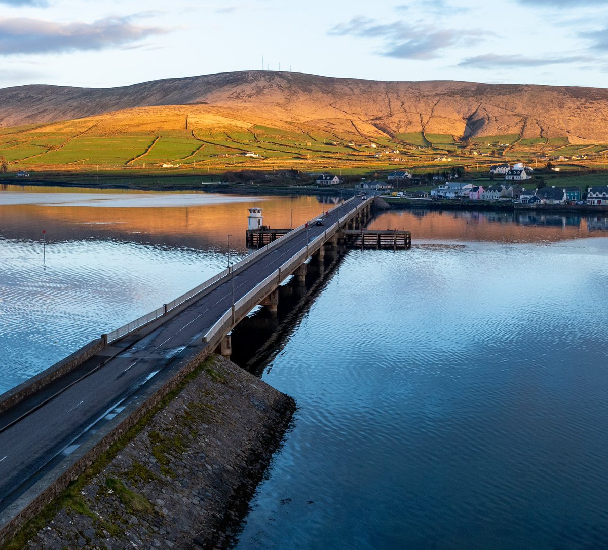 Setting sun on Lative, Portmagee: Valentia Bridge <a href="/wildatlanticway/">Wild Atlantic Way</a> <a href="/WAWHour/">#WAWHour</a> <a href="/SkelligSix18/">Skellig Six18 Distillery & Visitor Experience</a>