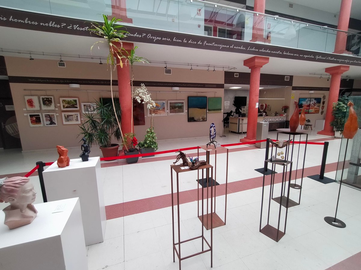 Moralzarzal's tweet photo. El Colectivo «Entaban, Caminando Juntos» ofrece una exposición colectiva de #escultura y #pintura en el Centro Cultural de #Moralzarzal, del 19 de #marzo al 15 de #abril. Entrad libre. https://t.co/anwpNZygqQ https://t.co/wOJpI2uYd7