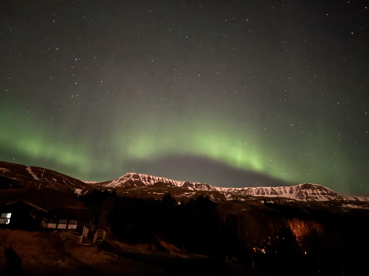 Aurora borealis over Mt. Esja last week 🤩 📸 by our amazing guide Roman Lipinski #iceland #northernlights #aurora