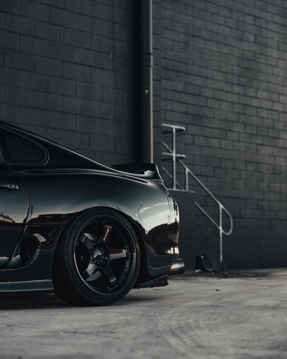 _jamesgalgano's tweet photo. Toyota Supra MKIV 🖤

Slammed and cambered this is as clean as they come ! 🔥

What are your thoughts on the LMGT4’s ? 👀

👇🏼👇🏼👇🏼 COMMENT BELOW👇🏼👇🏼👇🏼 https://t.co/Lxtysn4cqZ