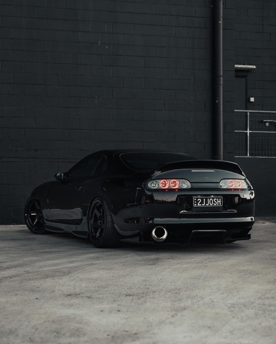 _jamesgalgano's tweet photo. Toyota Supra MKIV 🖤

Slammed and cambered this is as clean as they come ! 🔥

What are your thoughts on the LMGT4’s ? 👀

👇🏼👇🏼👇🏼 COMMENT BELOW👇🏼👇🏼👇🏼 https://t.co/Lxtysn4cqZ
