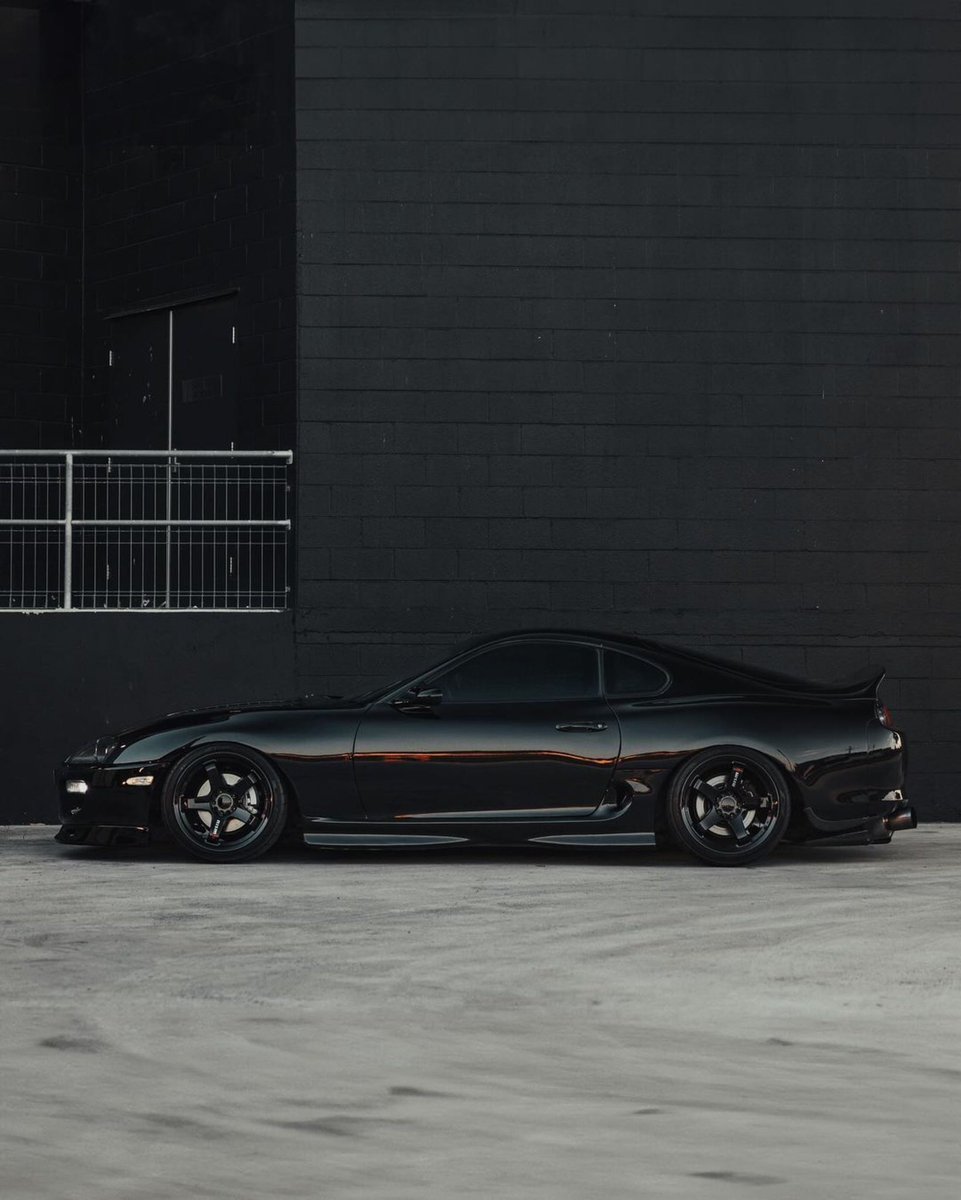 _jamesgalgano's tweet photo. Toyota Supra MKIV 🖤

Slammed and cambered this is as clean as they come ! 🔥

What are your thoughts on the LMGT4’s ? 👀

👇🏼👇🏼👇🏼 COMMENT BELOW👇🏼👇🏼👇🏼 https://t.co/Lxtysn4cqZ