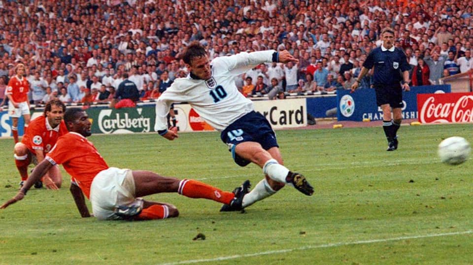 Happy birthday Teddy Sheringham 🎂

Sheringham was capped 51 times for the #England, scoring 11 times. He appeared in the 1998 and 2002 FIFA World Cups, as well as the 1996 UEFA European Championship 🏴󠁧󠁢󠁥󠁮󠁧󠁿