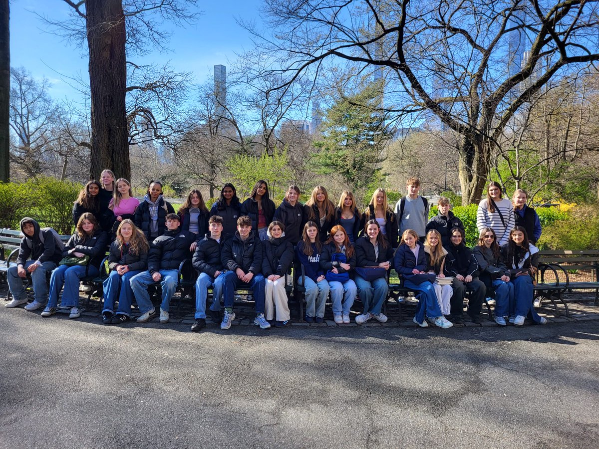 Drama students have returned from the action-packed tour to New York. Alongside the major attractions pupils watched 3 Broadway shows, took part in 3 Broadway workshops, and sang along with professional performers at Ellen’s Stardust Diner! #drama #newyork #epsomcollege