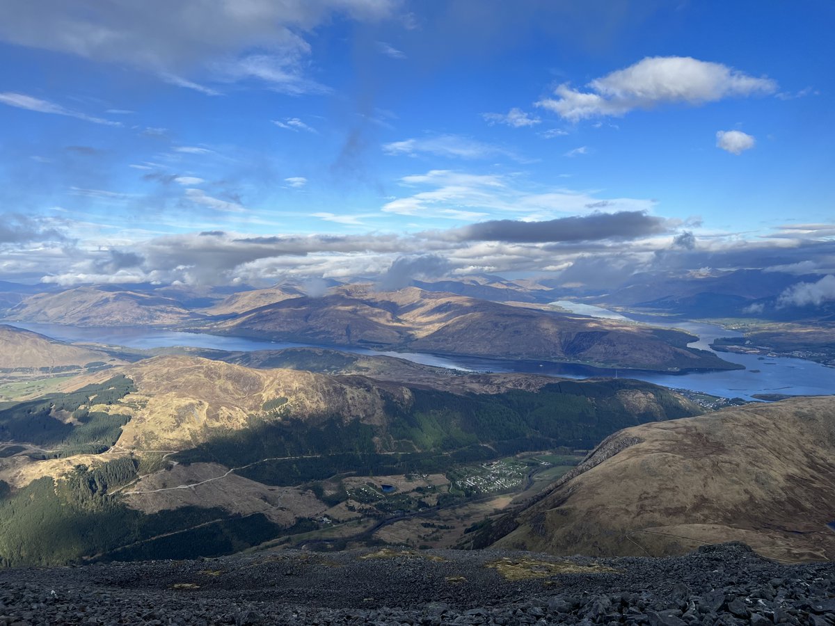 BlackmorePrint's tweet image. 📸 Our April calendar photo (bit.ly/2024BlackmoreC…), was taken by Nigel Hunt, Production Director at Blackmore.

🌿  The photo was taken at Loch Linnhe, a sea loch on the west coast of Scotland.

#BlackmoreCalendarPhotos
#carbonbalanced #Dorset #superbprintnaturally