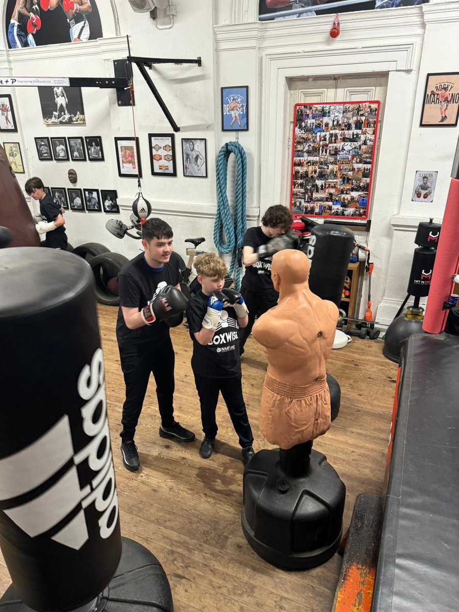 A great turnout at Telford ABC as our participants continue to put in in the hard work under the watchful eye of our fantastic coaches 🥊 Solid progress being made 💪 Keep it up everyone! #boxingforgood #hardwork #progress