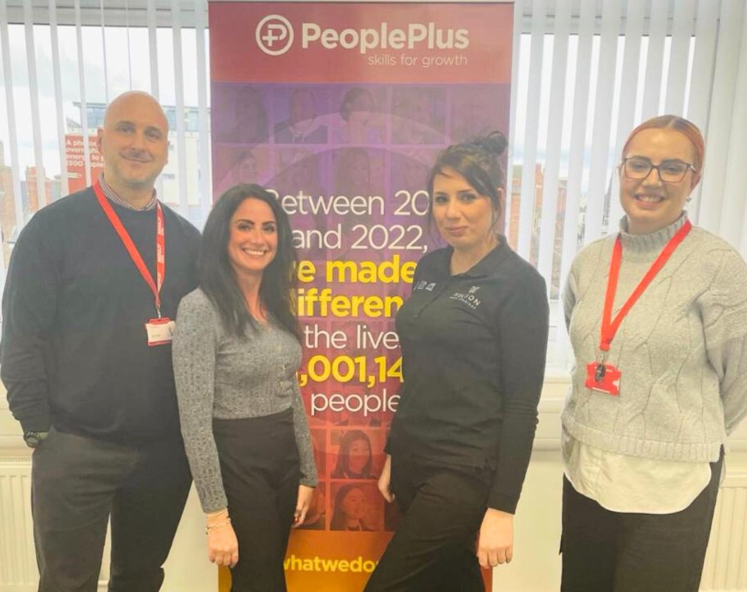 Chelsea and Kerry were busing in Darlington recently, recruiting over 100 warehouse operatives! 👷

Nice one, team! 👏

#lifeatnelson #warehouseoperatives #darlington