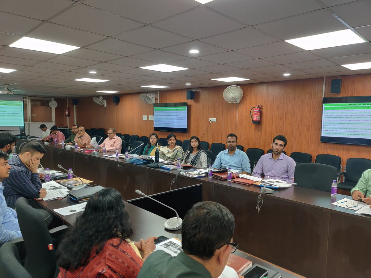 Empowering Bihar's future leaders! 10 probationary IAS officers engage in a debriefing session with the esteemed officials from the @BiharRDD, gaining insights and strategies to drive impactful change in rural communities.