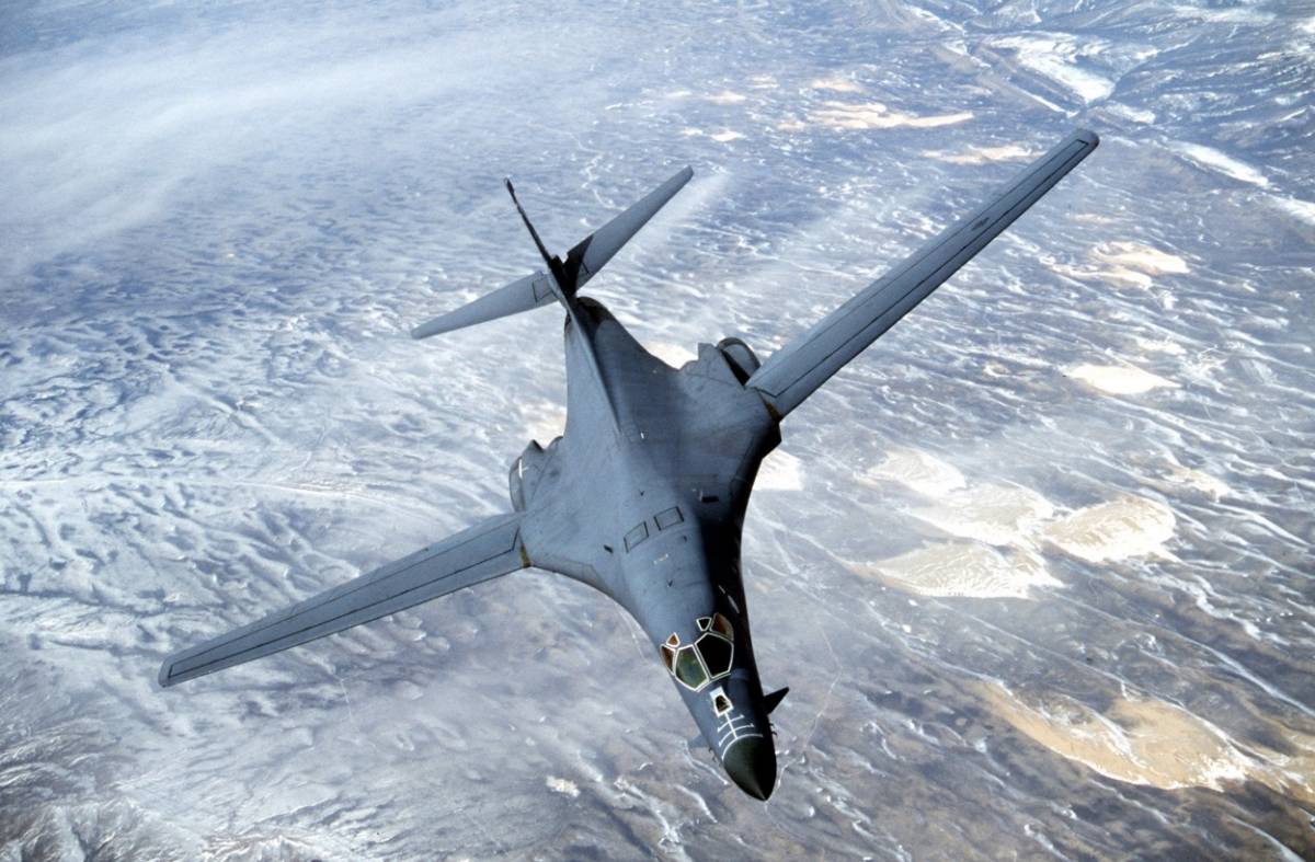 Estados Unidos despliega en España cuatro bombarderos B-1B tras testar la capacidad de respuesta rusa en el Ártico.
defensa.com/otan-y-europa/…
#b1b #b1blancer #usaf #unitedstatesairforce #ejércitodelaireydelespacio