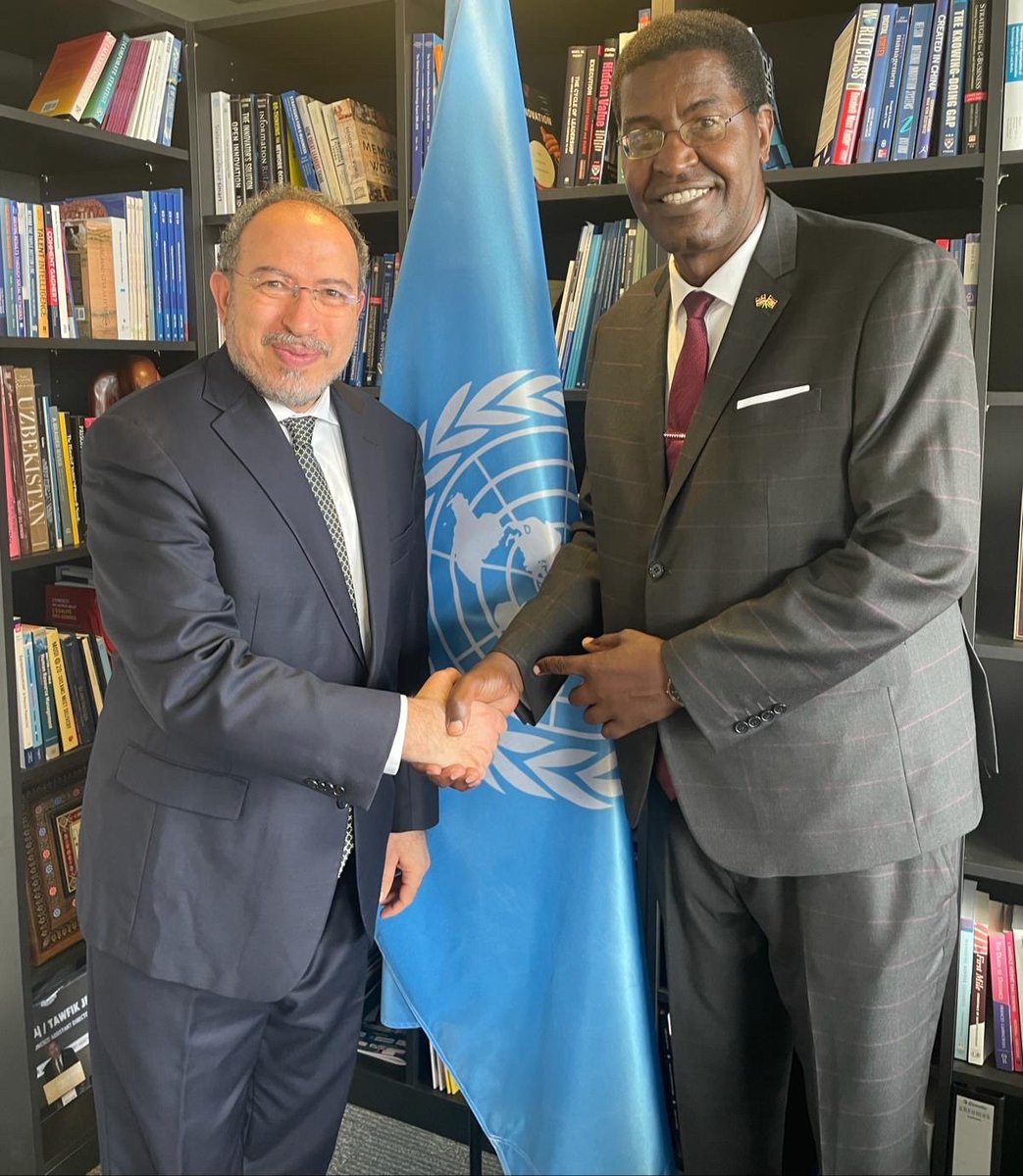 Very fruitful meeting with the new Ambassador and Permanent Delegate of #Kenya to UNESCO, H.E. Prof Peter K. Ngure, exploring collaboration opportunities on #DigitalTransformation, media and information literacy and combatting online hate speech. Look forward to working with you.