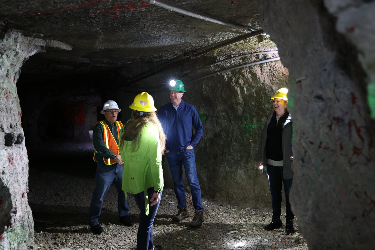 Great to be at @MissouriSandT's experimental mine earlier this morning - projects like the one at S&T are critical to breaking our reliance on China for rare minerals and materials and ensuring that the United States continues to be a leader in innovation.