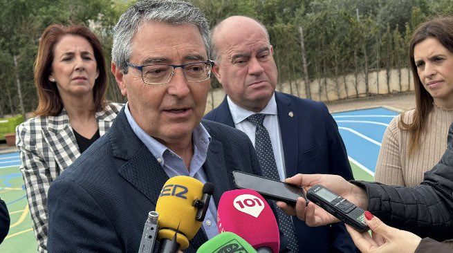 Hoy con motivo del Día Internacional del Autismo se ha visitado <a href="/Edautismo/">EDAU</a>, un centro referente en Andalucia y que trabaja a diario con personas que tiene Tea desde la edad infantil hasta la adulta, un apoyo esencial en su día a día. <a href="/diputacionMLG/">Diputación de Málaga</a>