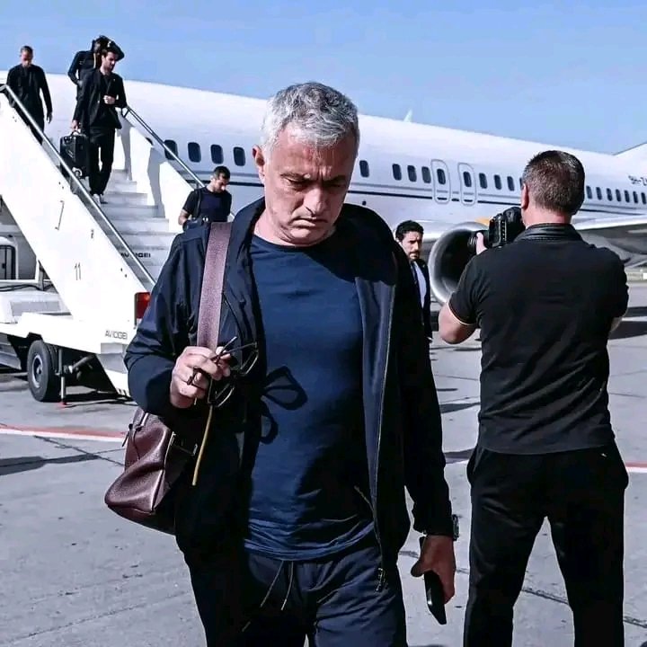 BREAKING NEWS!!
The NigeriaFootball Federation has apointed Jose Mourinho as Super Eagle Manager.
#Supereagle #Nigeriafootball