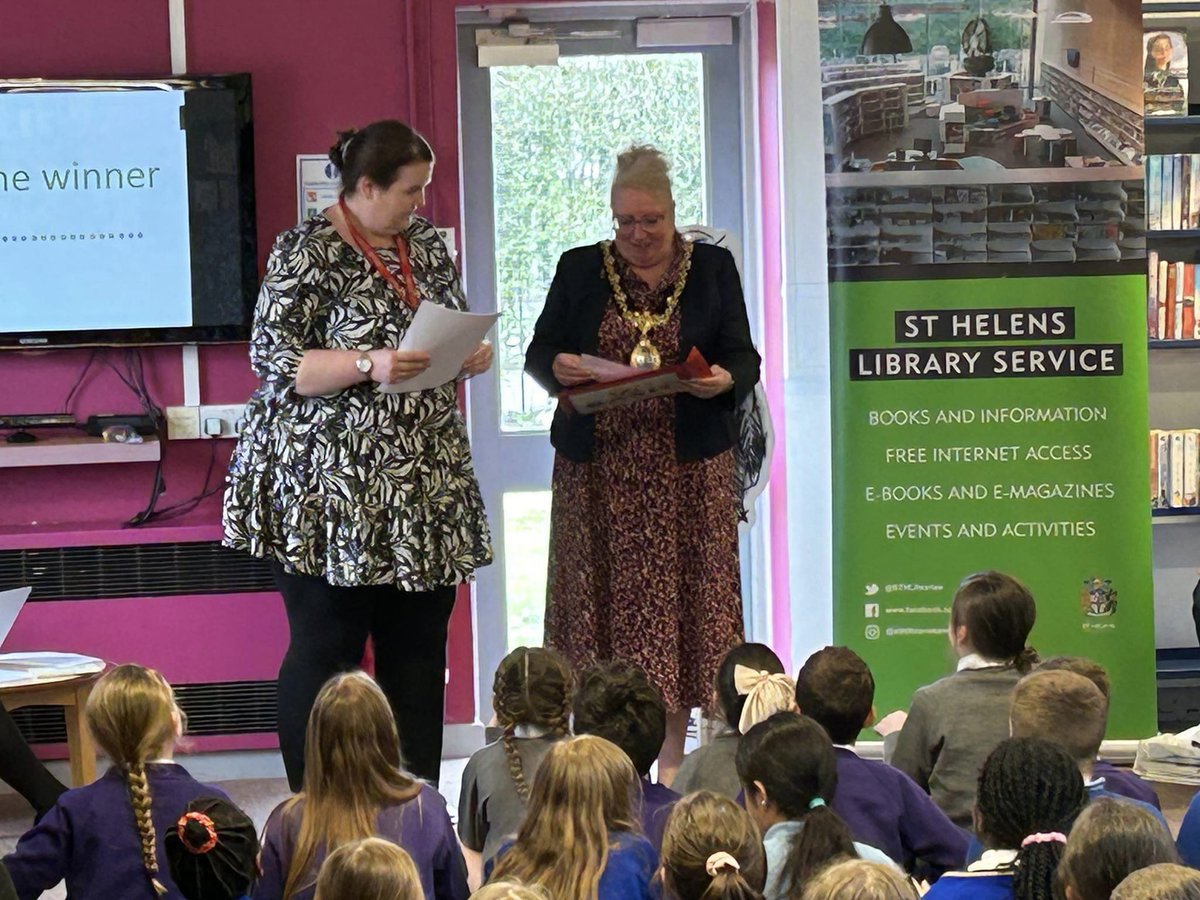 The @STHLibraries Book Awards St Helens saw Year 5 pupils select their winning book📚🥇 A great time listening to another story by Author Dan Worsley. I had the honour of opening the envelope, Oscar style, to reveal the winner is... 🥁 'The Shop of Impossible Ice Creams'