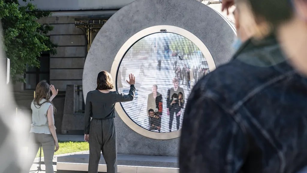 To celebrate Dublin's award of the European Capital of #SmartTourism for 2024, the city will have a real-time video portal connecting it with the Flatiron district in New York City.

Passers by on O'Connell St. will be able to take a moment to connect with others live on the