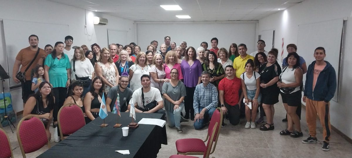RotaryItuzaingo's tweet photo. Rotary Club de Ituzaingó realizó un encuentro de capacitación sobre “Sistemas constructivos de origen reciclado, su relación con los Objetivos de Desarrollo Sostenible y las áreas de interés de Rotary International” https://t.co/ttqyUKDXbn