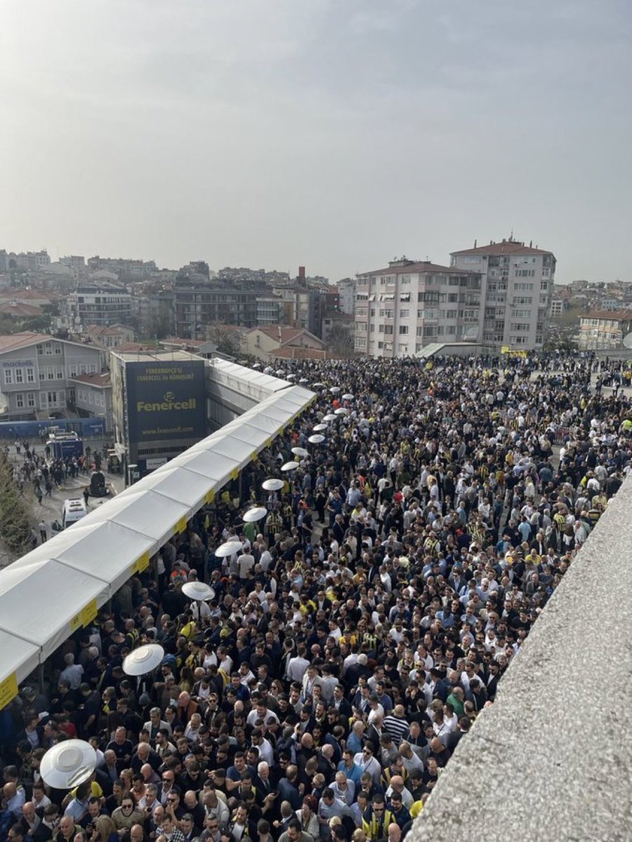 Yapılanlar Fenerbahçe taraftarının canına tak etti artık. Salı günü kongreye gelen kalabalık bunun kanıtı. Umarım bugün yeni bir başlangıcın günü olur. #ÇekilmeyenNamerttir Ali Koç #2nisan Osayi