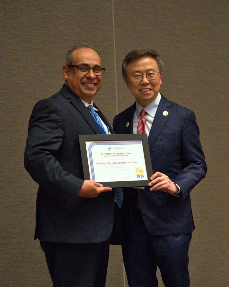Prof Ernesto González-Martinez, M.D. has received the ILDS Certificate of Appreciation 2023 for Humanitarian Dermatology 🏆 The award was accepted on Prof González-Martinez's behalf of by Arturo Saavedra, M.D., FAAD, Dean of the Virginia Medical School at Harvard Medical School.
