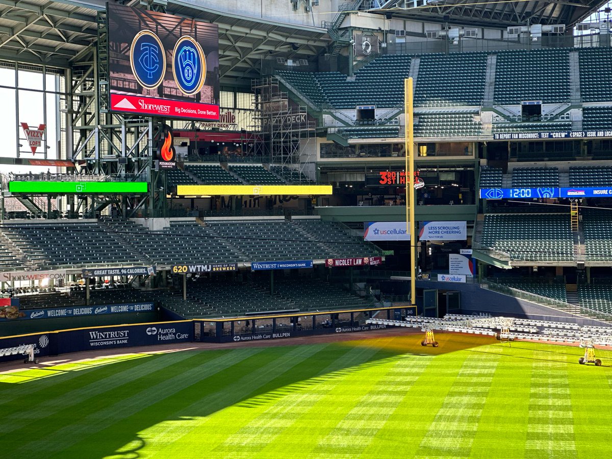 Wooohoo!!🎉🎉 It’s game day everyone!😄 We wanted to say thank you American family field and 3rd Street Market Hall  for this incredible opportunity! Doors are open at 12pm today #brewers #americanfamily #3rdstreetmarkethall #SJB #bbq #baseball #goodfoodgreatcompany #openingday