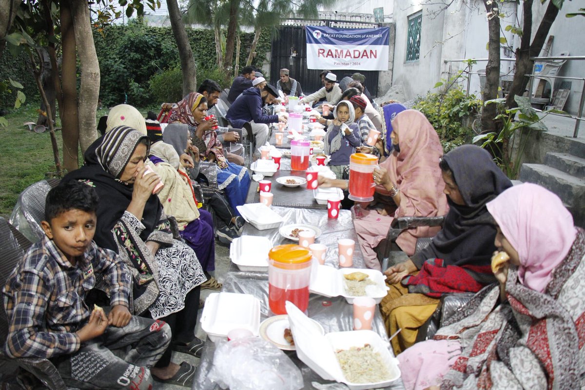 More moments of togetherness and nutrition at the #iftar 🥘 meals your #sadaqah helped provide at our new #Pakistan office. Use link 🔗 to follow their iftars via nightly livestream on Pakistan TV News: bit.ly/3IJuEJC #Ramadan2024 #Ramadan24 #Ramadan