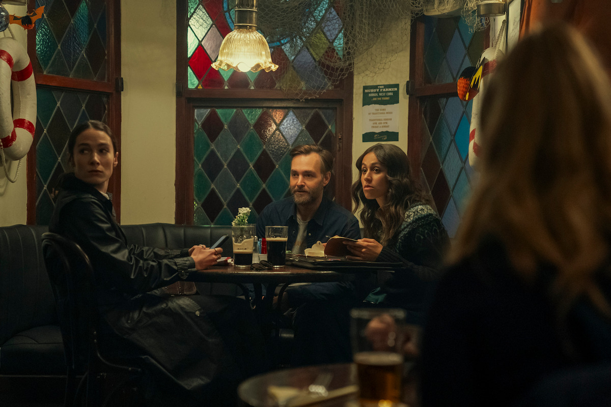 Siobhán Cullen as Dove, Will Forte as Gilbert Power, and Robyn Cara as Emmy Sizergh in episode 101 of 'Bodkin'. (photo: Enda Bowe/Netflix © 2024) 