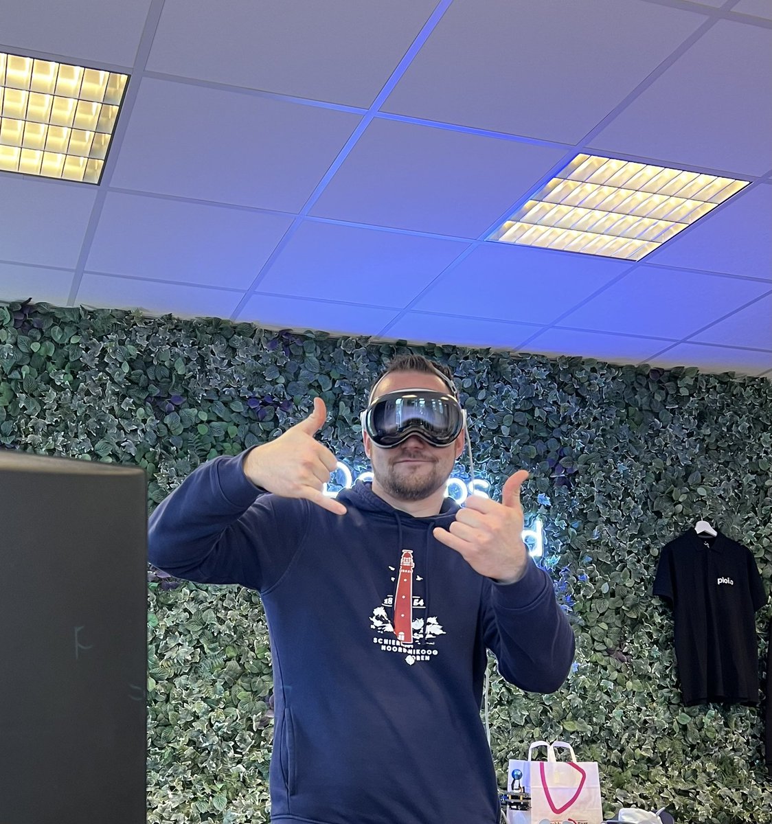 Had a rather interesting demo today with the new Apple Vision Pro! 🔥

Even quickly enabled support for the <a href="/ploi_deploy/">Ploi</a> app and it worked out of the box 🚀💙

Thanks <a href="/robindirksen1/">Robin Dirksen</a> &amp; <a href="/CloudcarrierNL/">Cloudcarrier</a> for providing the demo!👀🥰