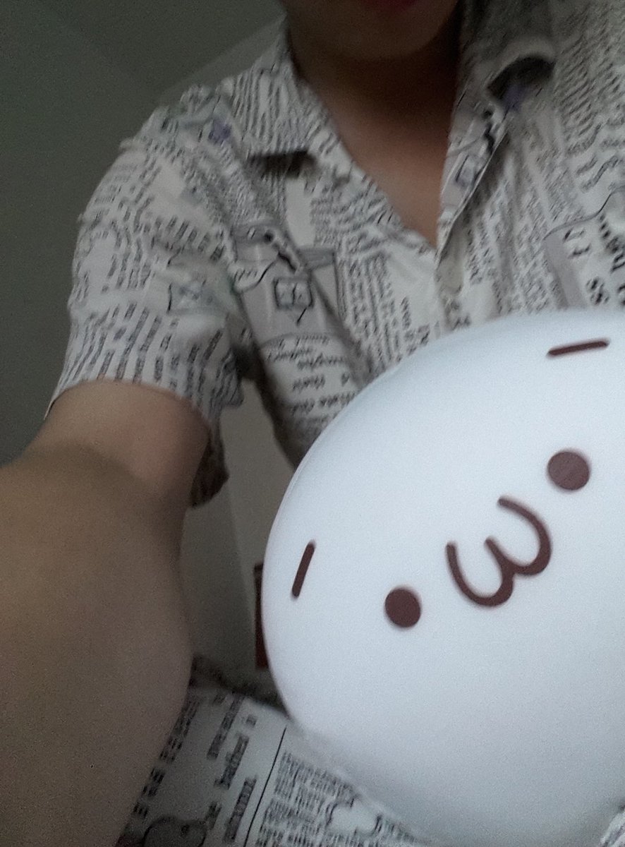 知世故而不世故，善自嘲而不嘲人，惟愿自己温柔且有力量。