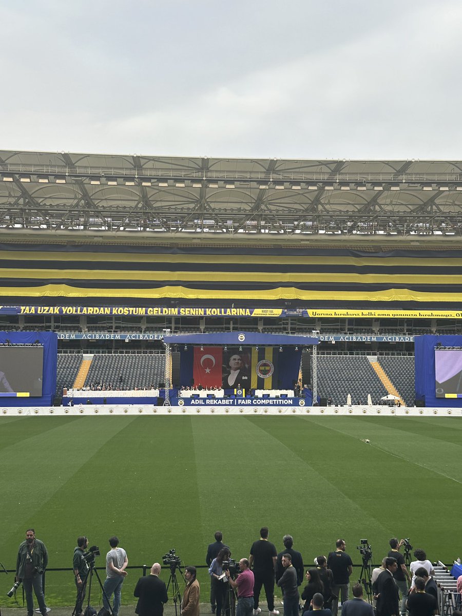 Tarihi güne tanıklık ediyoruz 💛💙

#Fenerbahce