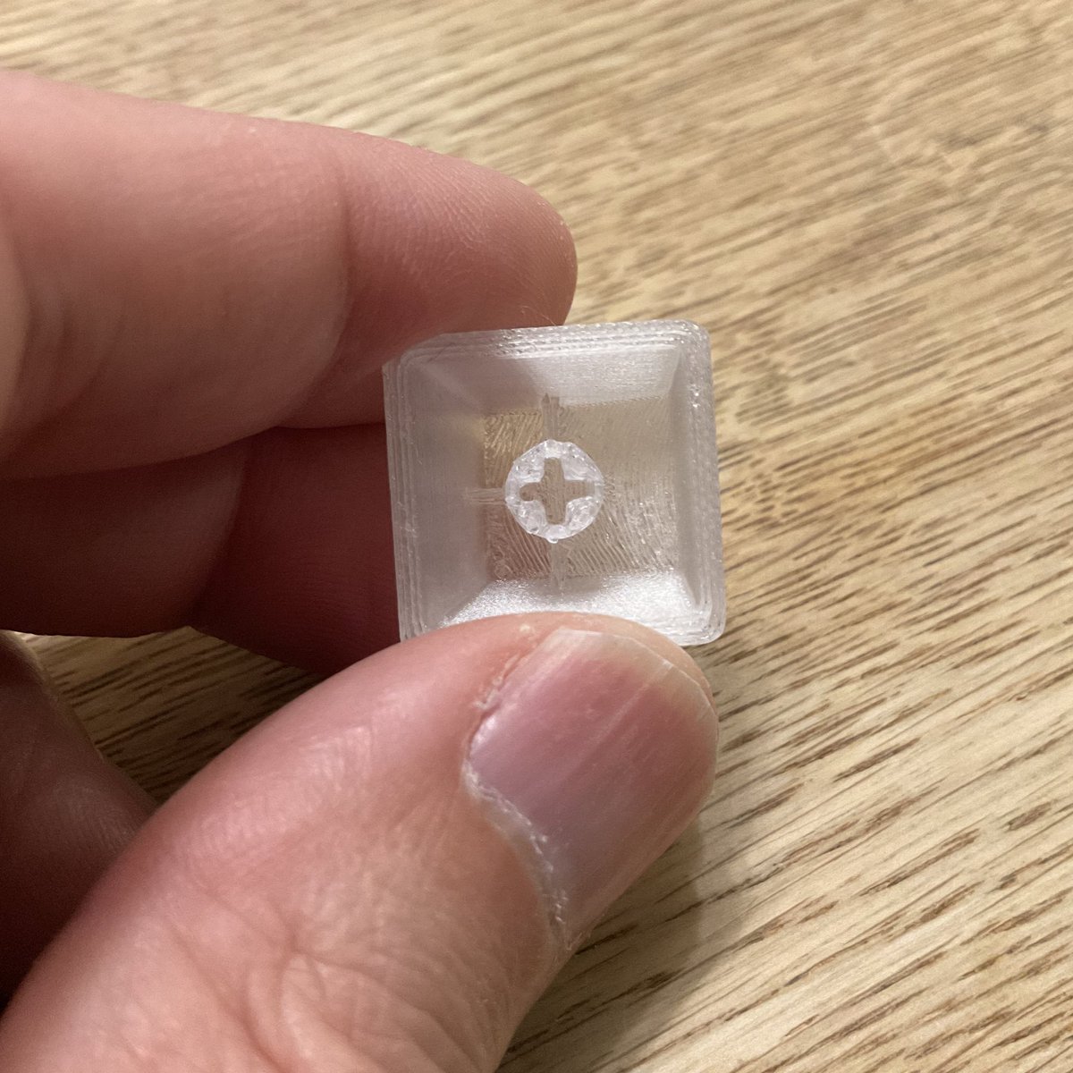 monohoshi_blog's tweet image. キーキャップ、0.4mmノズルでも意外と綺麗に出るな・・・
0.2mmノズル使えばかなりいいんじゃないかと期待が持てる結果。
(PETG、0.1mm積層、ラフトとサポートあり)
#kaikaS #VORON