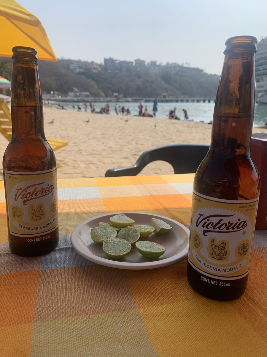 Huatulco, Southern Mexico…. beach days are not usually my thing but that’s where the cold beers are 😂🙏