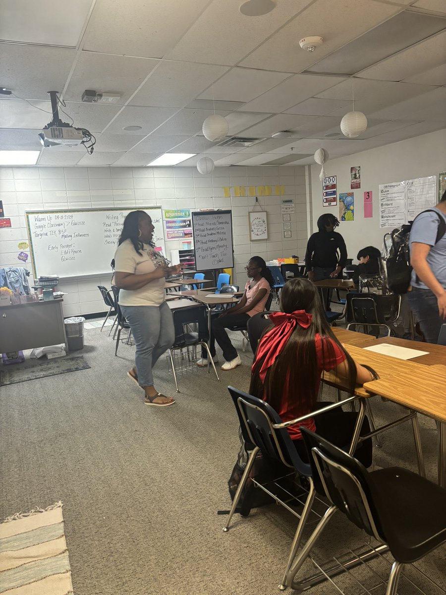HarrisTeach2's tweet image. BYRD 8th Grade ELAR TEAM! 
Classroom rotations day!
Student’s are rotating classrooms and receiving mini lessons on low TEKS! @Byrd_Middle @CollinsCalling8 @readingwithlaw 
#Shootforsuccess