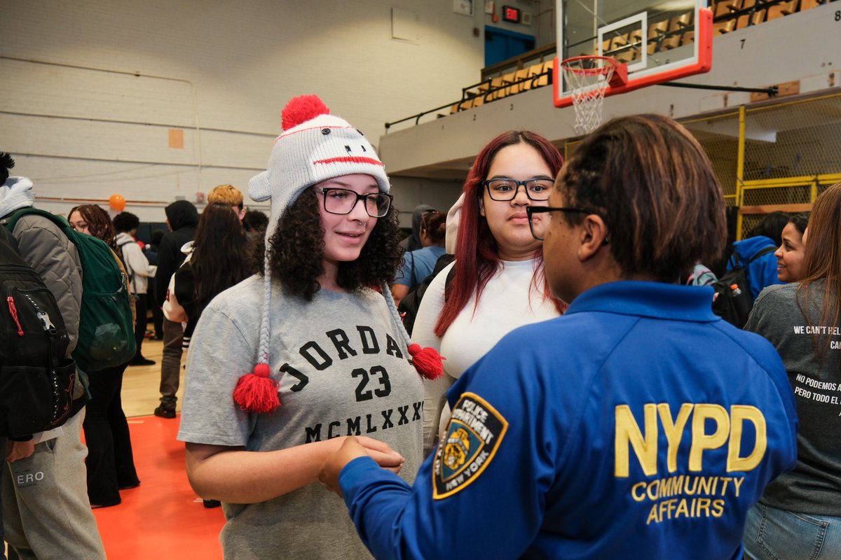 NYPD Community Affairs (@nypdcommaffairs) on Twitter photo Our Manhattan North Youth Strategies Division partnered with George Washington Educational Campus to provide our young people — a gateway to their future. Our Manhattan North Youth Strategies Division partnered with George Washington Educational Campus to provide our young people — a gateway to their future.