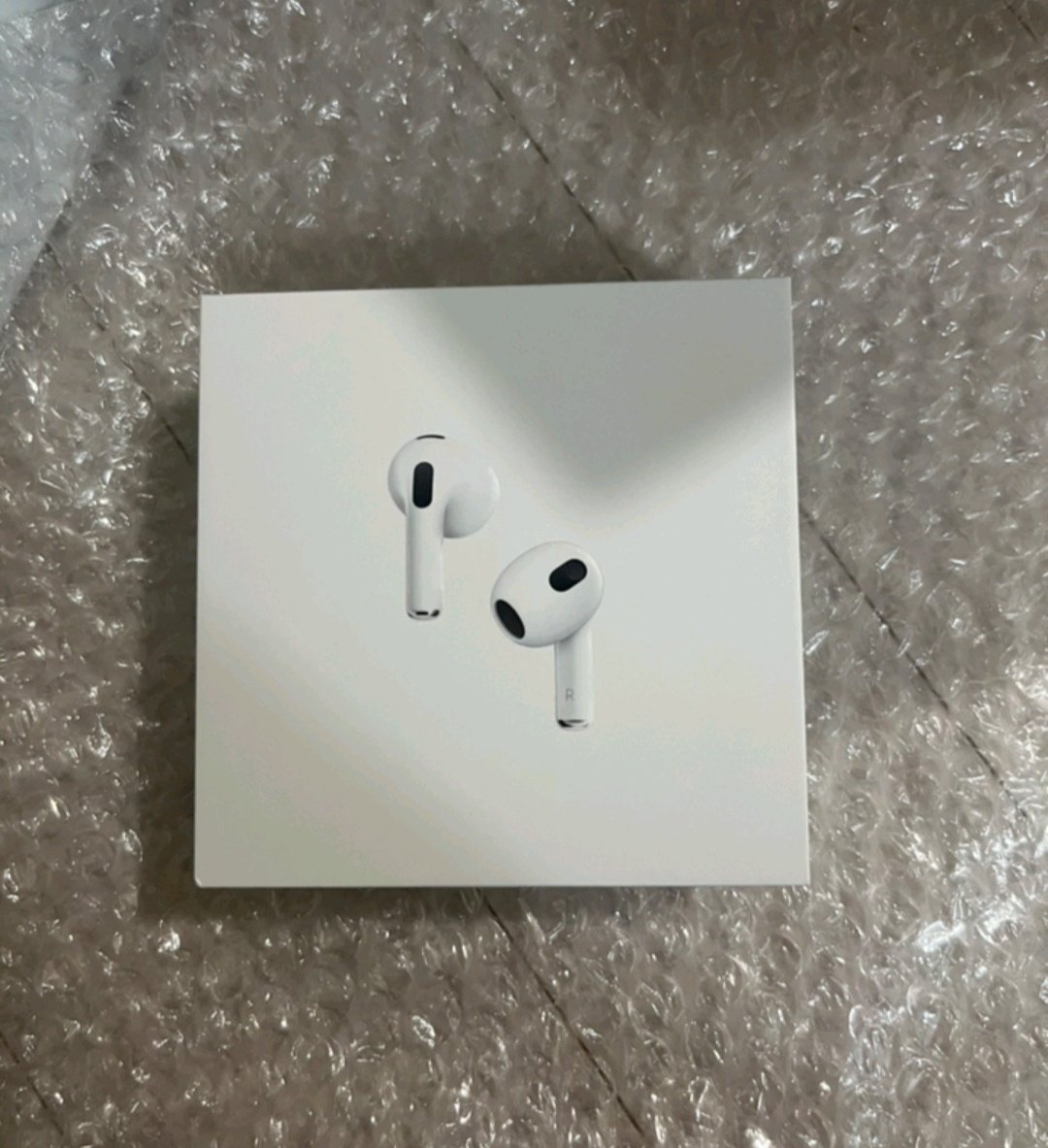 소소한 에어팟3 이벤트🎁
참여방법: Rt, 메인트Rt, 맘눌
당발 4월7일
에어팟 없으신분들만 신청해주세욥