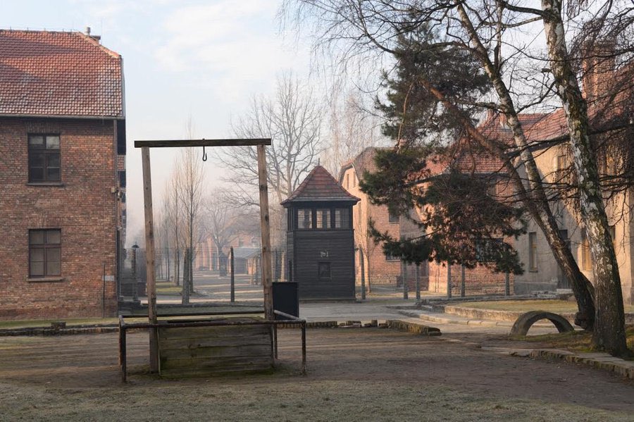 AuschwitzMuseum's tweet image. 2 April 1947 | The first commandant &amp;amp; creator of the German Nazi #Auschwitz camp SS-Obersturmbannführer Rudolf Höss was sentenced to death by hanging. 

The sentence of the Polish Supreme National Tribunal was carried out on 16 April at the site of the former Auschwitz I camp.