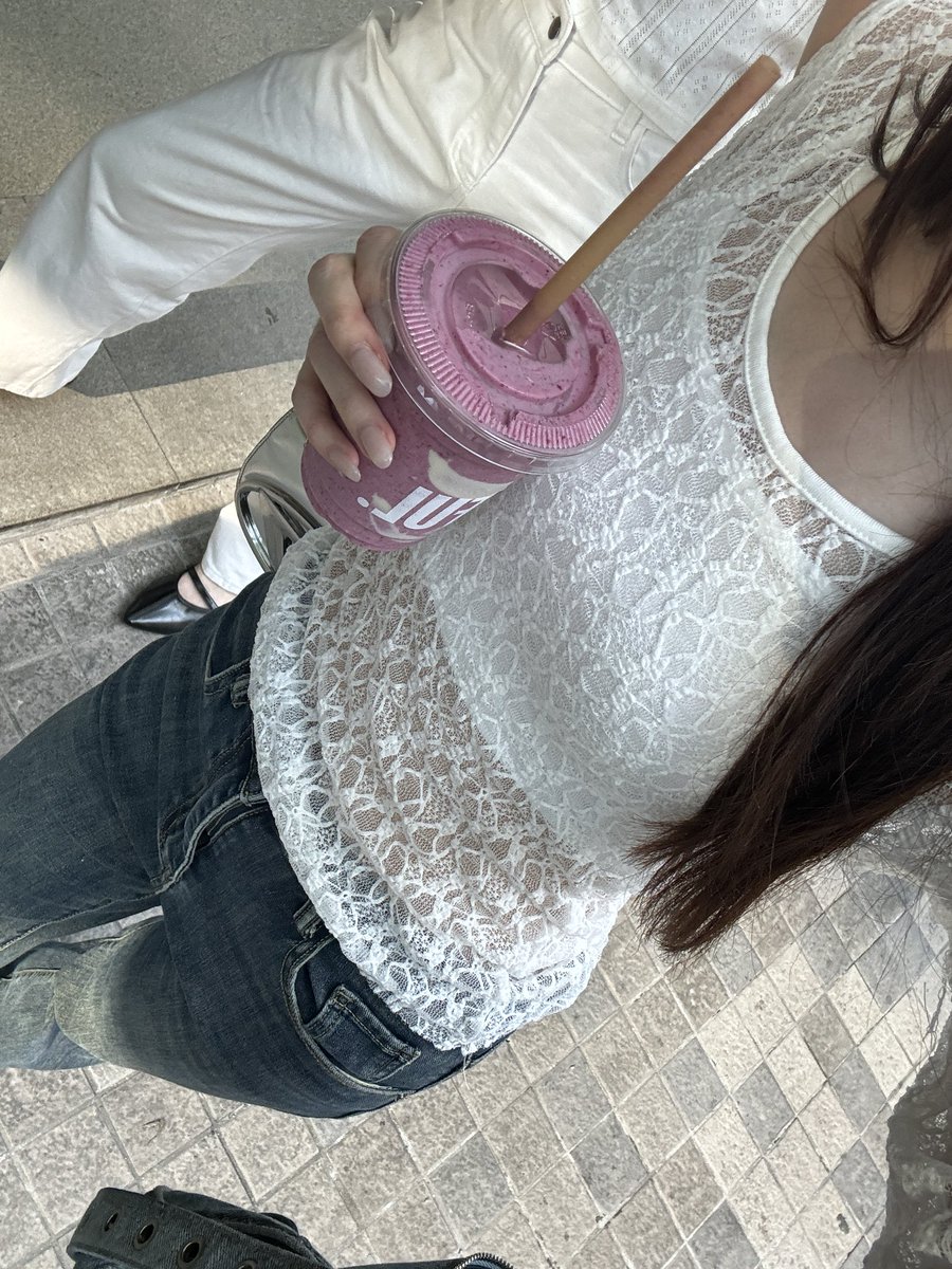 เลิฟรัก tweet media