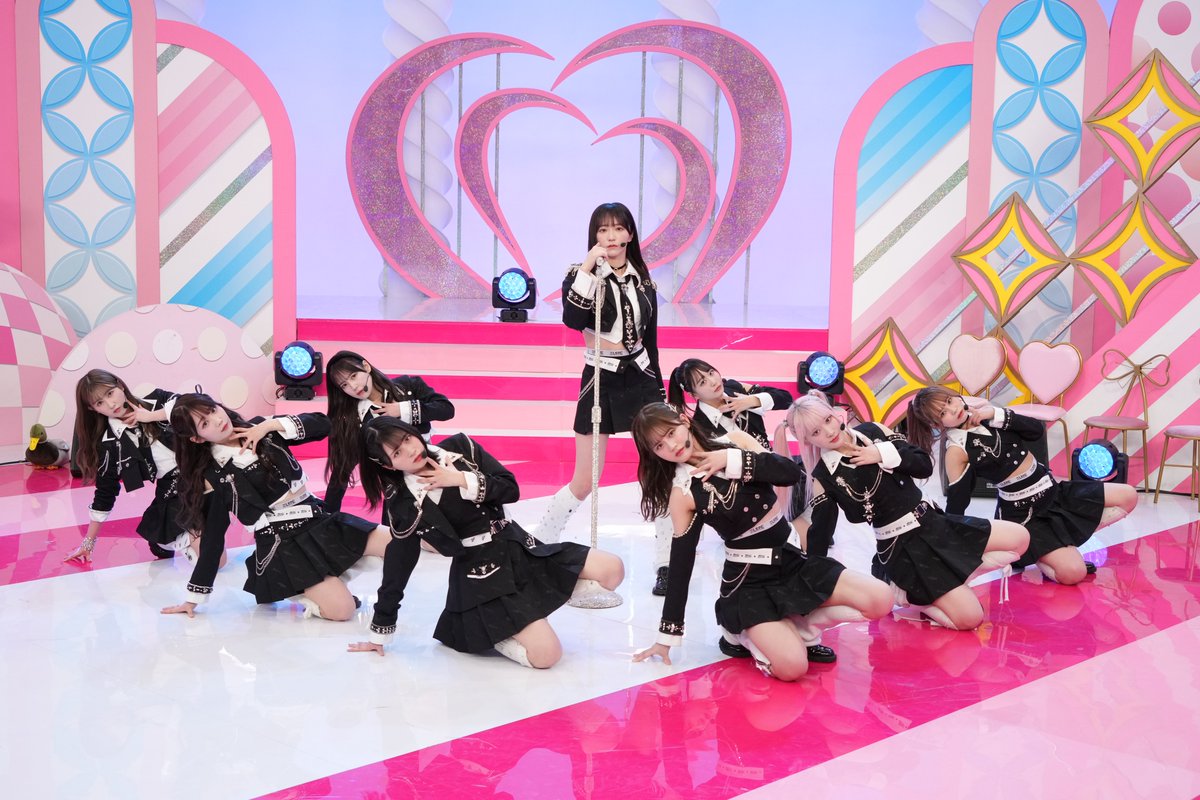 イコラブ愛 今夜です〜！！！！ にゃんにゃん猫になった😺 可愛がって