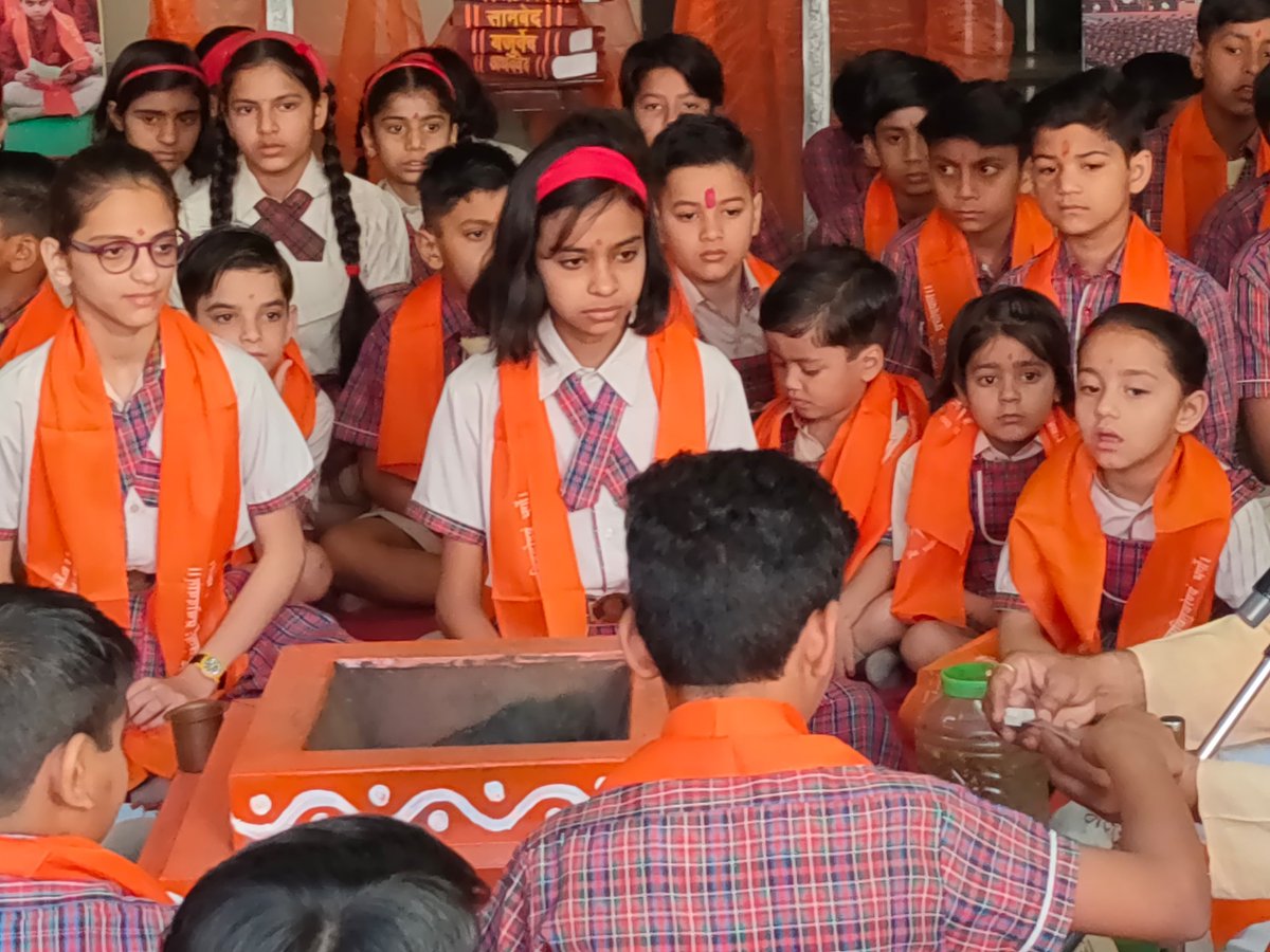 A fresh start....... And a beautiful new beginning! The new session at DAV, Meerut commenced with a solemn Hawan ceremony, invoking blessings for the students from Nursery to VIII. #CJDAV #CJDAVMeerut #DAV #Students #schooluniform #schoolmemories #firstdayofschool