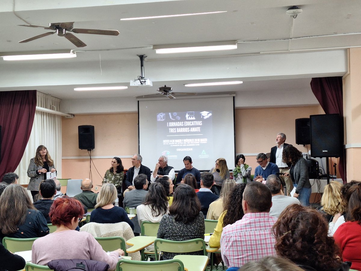 🎉 Las I JORNADAS EDUCATIVAS 3 BARRIOS-AMATE han sido un éxito, reuniendo a 140 profesionales en el I.E.S. Salvador Távora para conocer más de cerca el Aprendizaje-Servicio. 📚💡 ¡Es hora de unir fuerzas por un Plan Educativo de Zona! 💪🏽 #ComisionInfanciayFamilia #3BarriosAmate